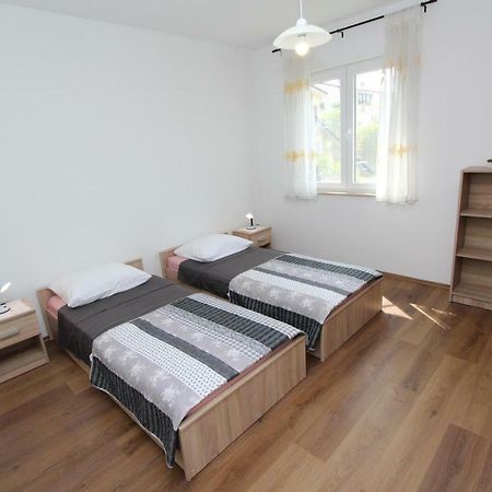 Apartment Dina Ровинь Экстерьер фото