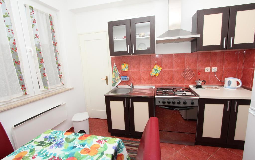 Apartment Dina Ровинь Экстерьер фото