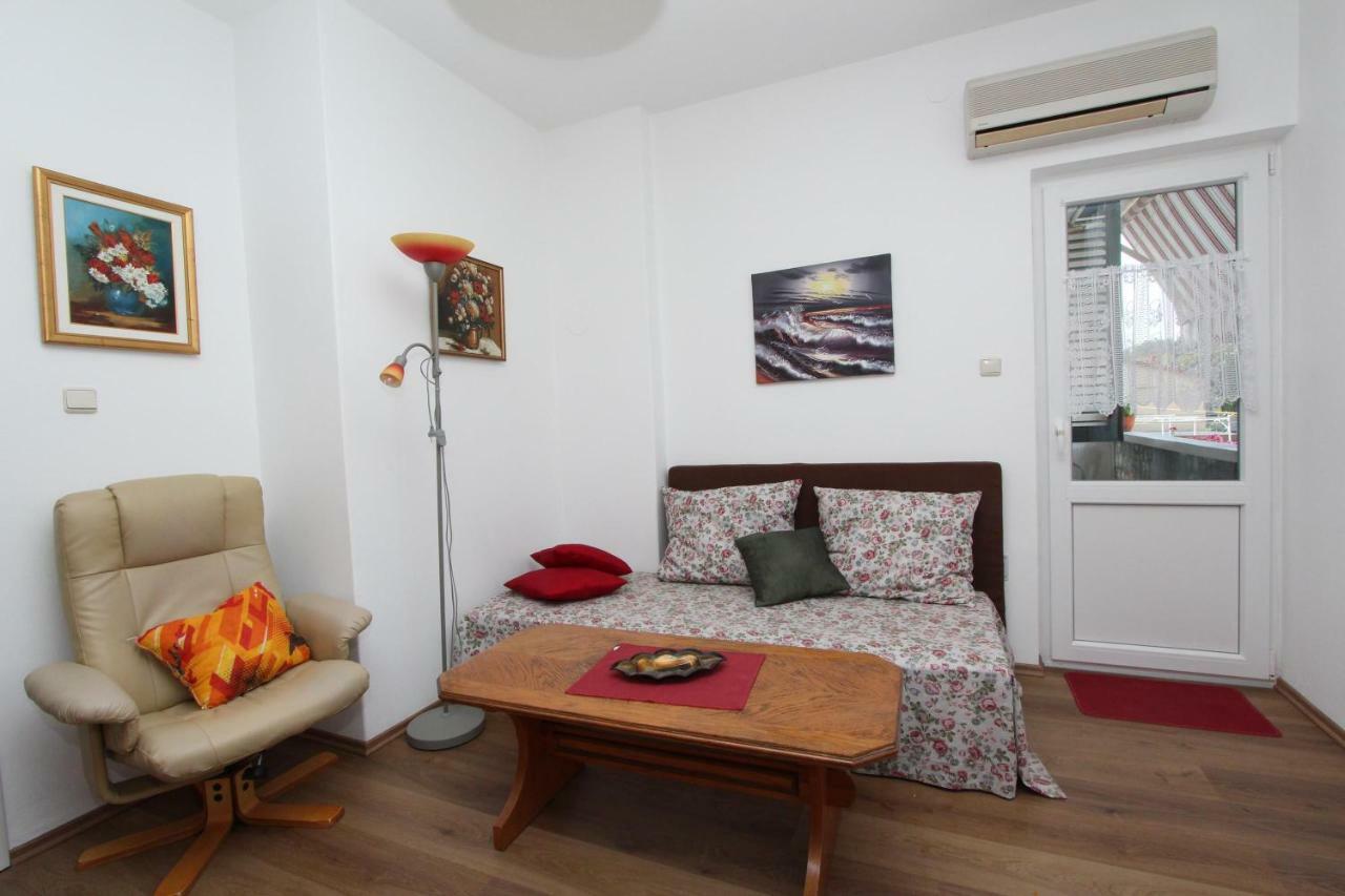 Apartment Dina Ровинь Экстерьер фото