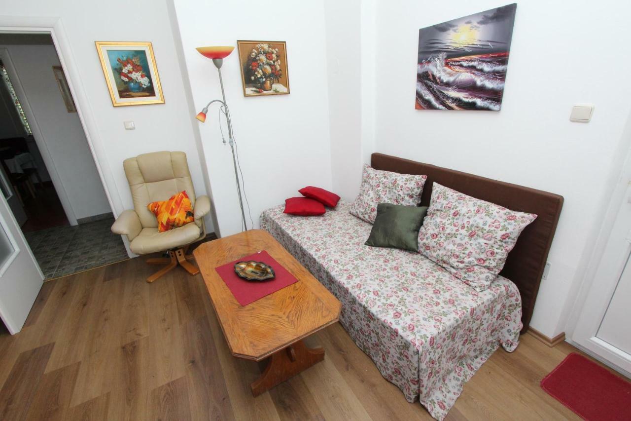 Apartment Dina Ровинь Экстерьер фото