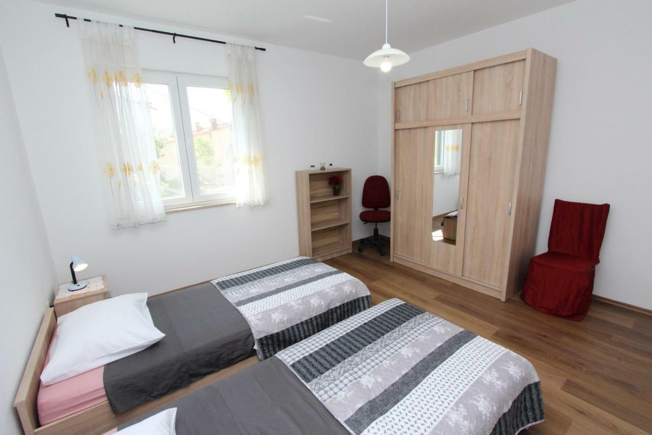 Apartment Dina Ровинь Экстерьер фото